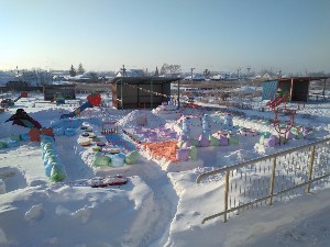 Публикация «„Крепость-лабиринт“ на участке детского сада из снега» размещена в разделах